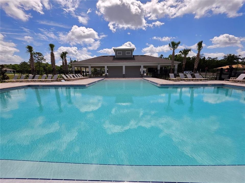 For Rent: $3,290 (5 beds, 3 baths, 2601 Square Feet)
