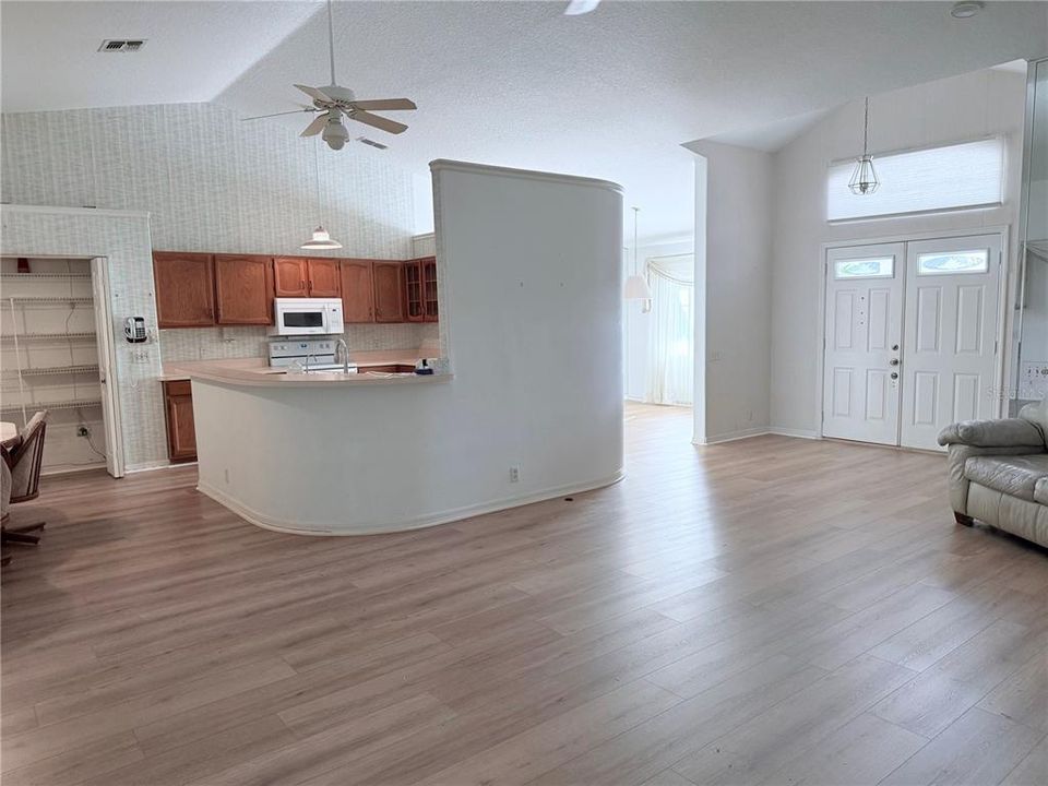 For Sale: $349,990 (3 beds, 2 baths, 1996 Square Feet)