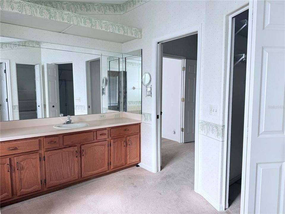 For Sale: $349,990 (3 beds, 2 baths, 1996 Square Feet)