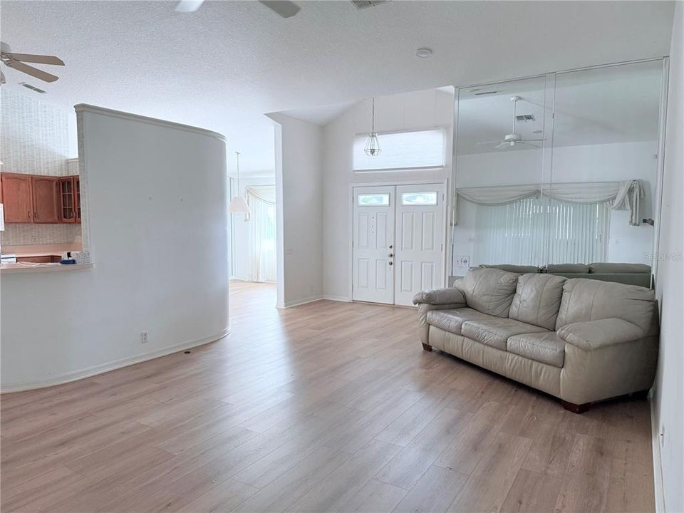 For Sale: $349,990 (3 beds, 2 baths, 1996 Square Feet)