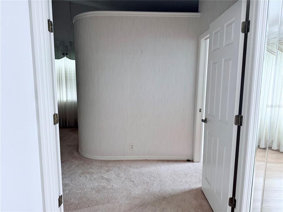 For Sale: $349,990 (3 beds, 2 baths, 1996 Square Feet)
