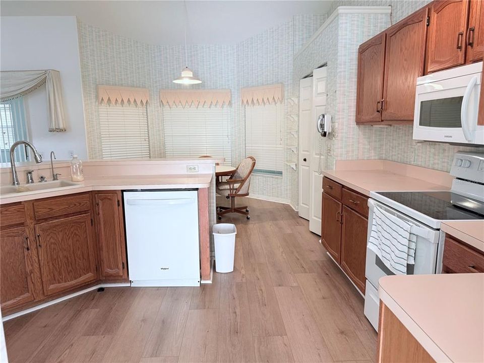 For Sale: $349,990 (3 beds, 2 baths, 1996 Square Feet)