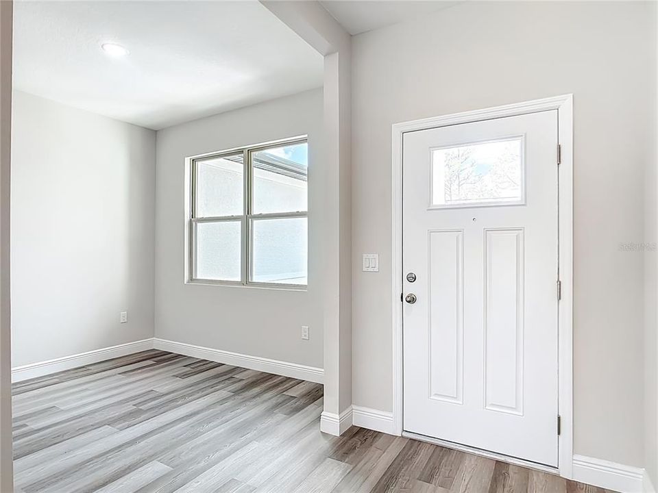На продажу: $349,900 (4 спален, 2 ванн, 1810 Квадратных фут)