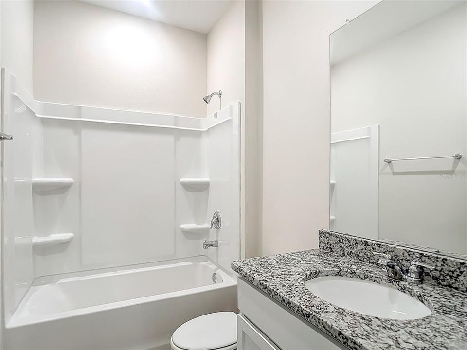 На продажу: $349,900 (4 спален, 2 ванн, 1810 Квадратных фут)