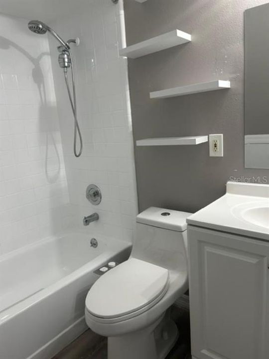 For Rent: $1,900 (2 beds, 2 baths, 953 Square Feet)