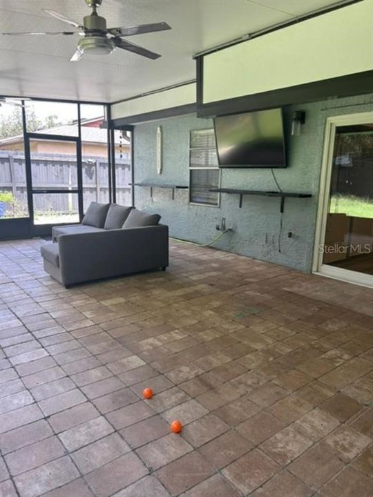For Rent: $1,900 (2 beds, 2 baths, 953 Square Feet)