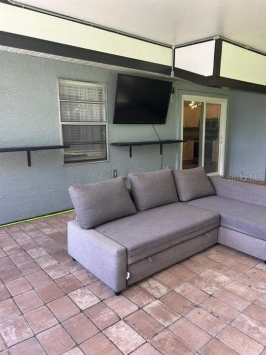 For Rent: $1,900 (2 beds, 2 baths, 953 Square Feet)