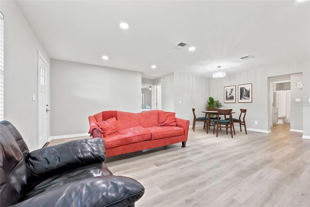 En Venta: $199,999 (3 camas, 2 baños, 2058 Pies cuadrados)