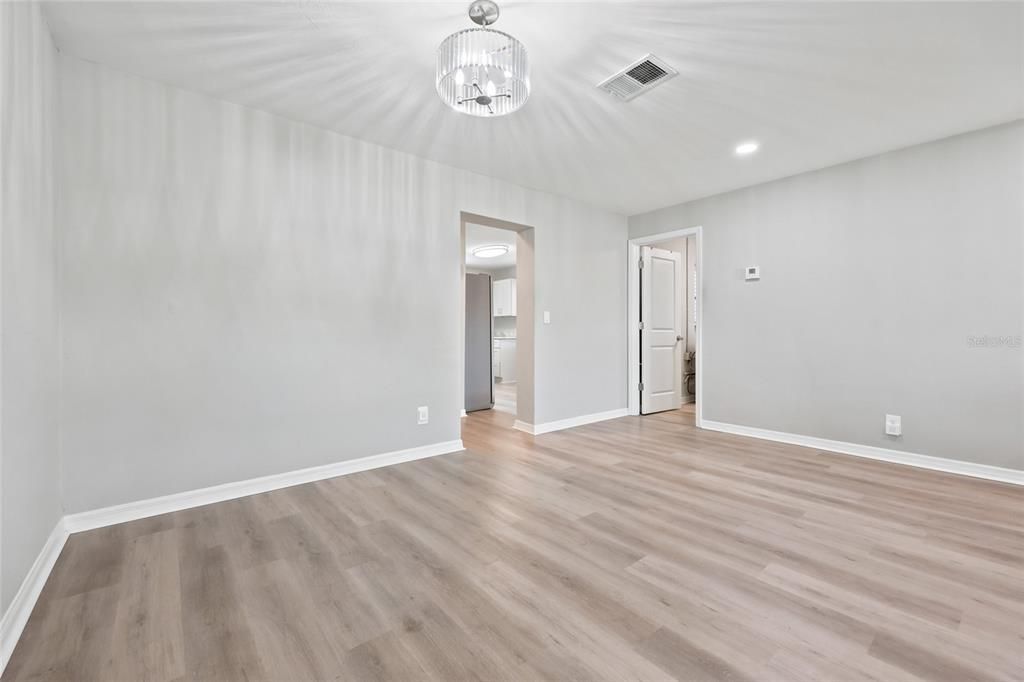 En Venta: $199,999 (3 camas, 2 baños, 2058 Pies cuadrados)