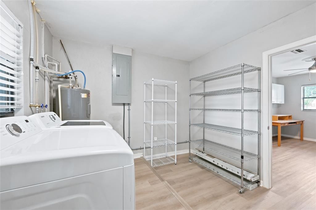 En Venta: $199,999 (3 camas, 2 baños, 2058 Pies cuadrados)