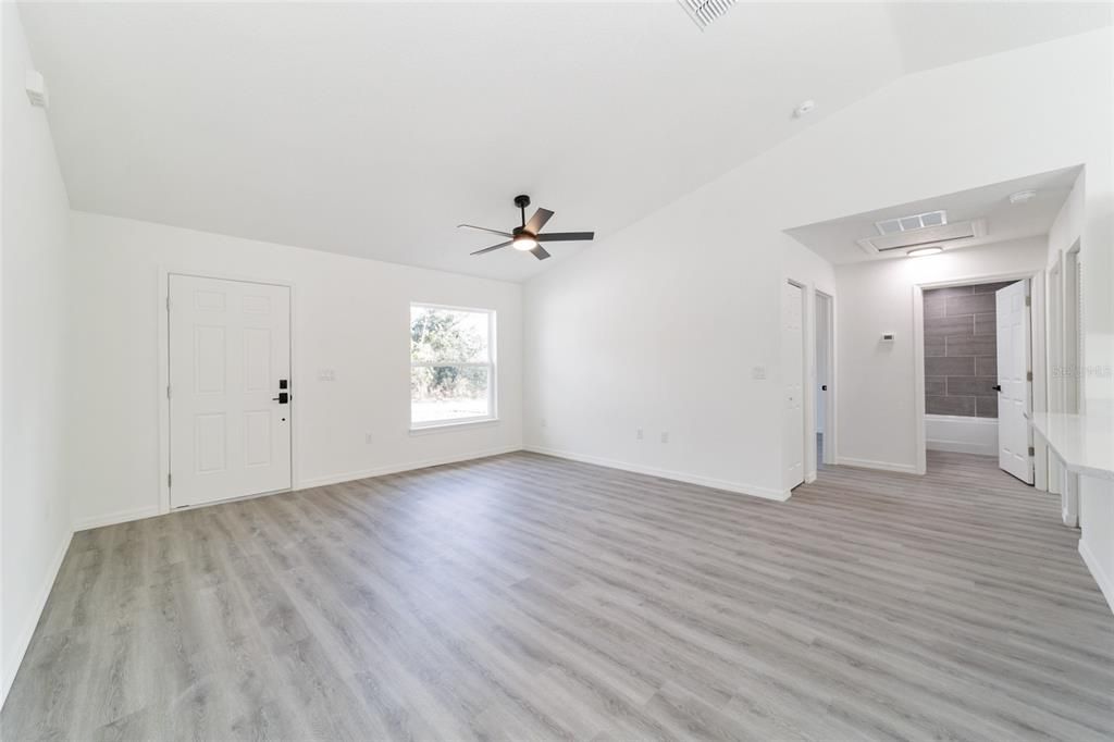 En Venta: $242,900 (3 camas, 2 baños, 1394 Pies cuadrados)