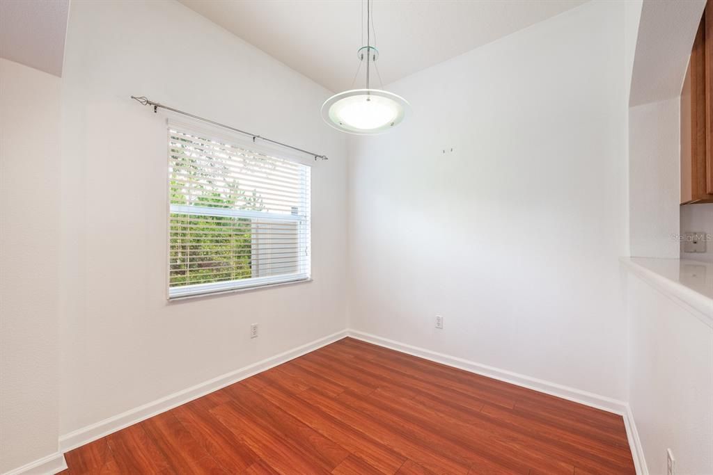 For Rent: $2,099 (3 beds, 2 baths, 1470 Square Feet)