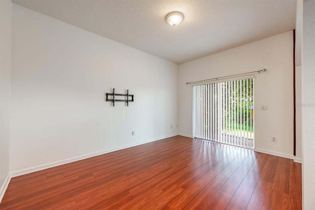 For Rent: $2,099 (3 beds, 2 baths, 1470 Square Feet)