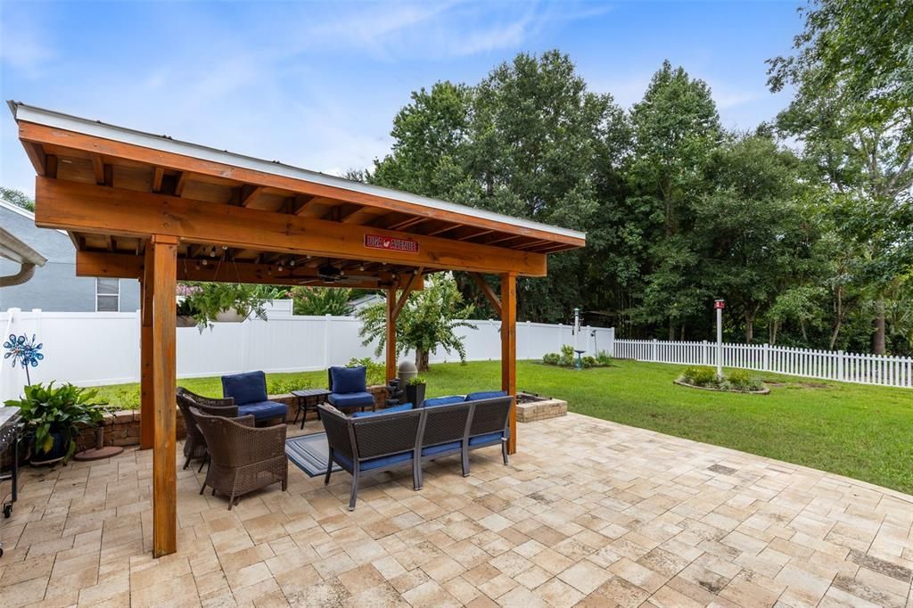 En Venta: $625,000 (4 camas, 2 baños, 2196 Pies cuadrados)