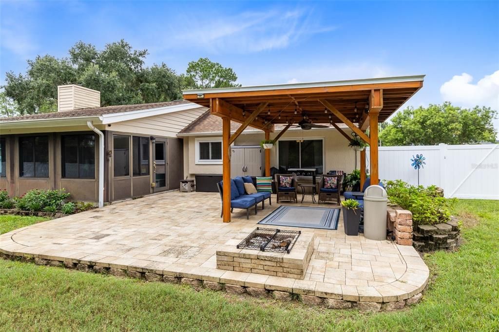 En Venta: $625,000 (4 camas, 2 baños, 2196 Pies cuadrados)