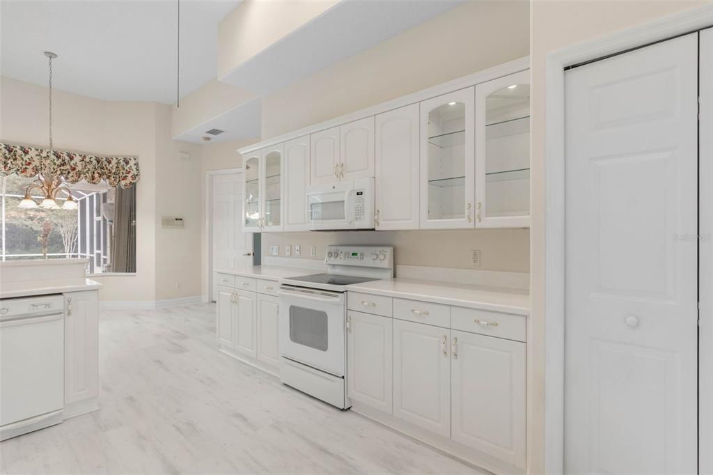 En Venta: $697,000 (4 camas, 3 baños, 3048 Pies cuadrados)
