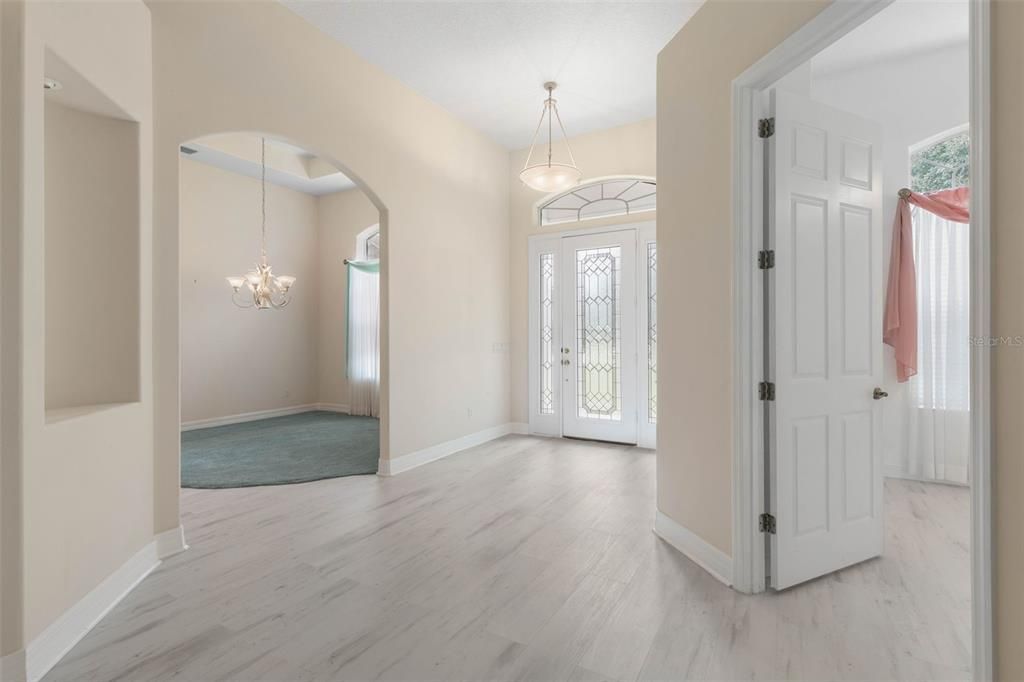 En Venta: $697,000 (4 camas, 3 baños, 3048 Pies cuadrados)
