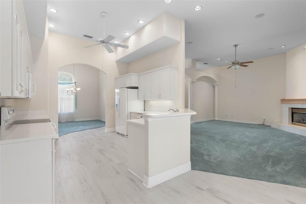En Venta: $697,000 (4 camas, 3 baños, 3048 Pies cuadrados)