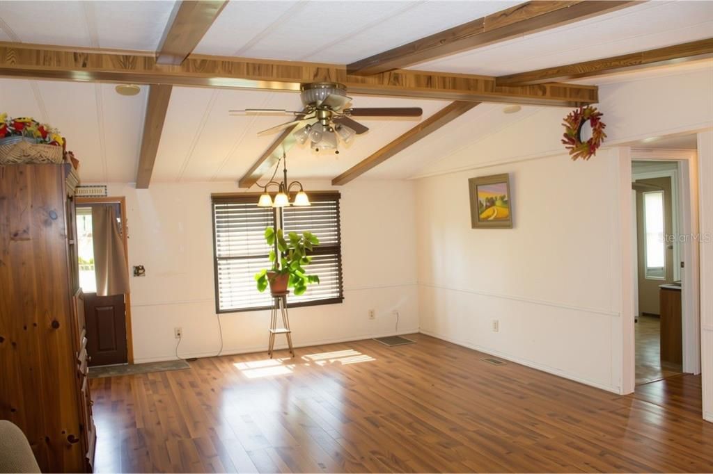 En Venta: $190,000 (3 camas, 2 baños, 1626 Pies cuadrados)