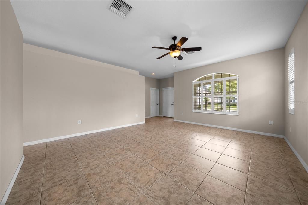 For Sale: $275,000 (3 beds, 2 baths, 1483 Square Feet)