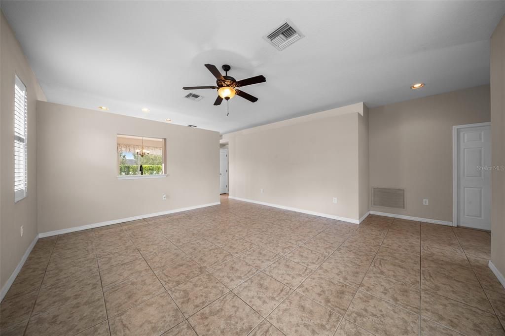 For Sale: $275,000 (3 beds, 2 baths, 1483 Square Feet)