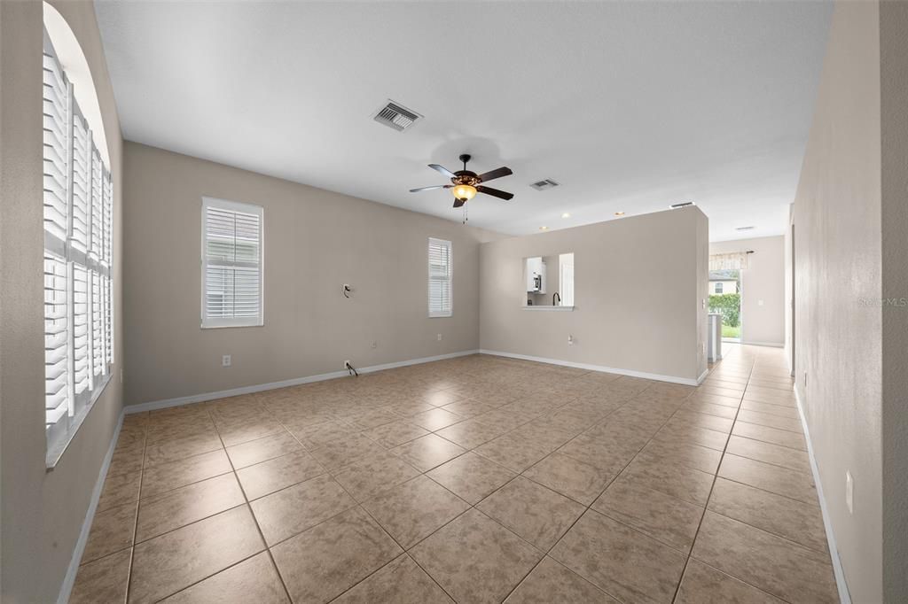 For Sale: $275,000 (3 beds, 2 baths, 1483 Square Feet)