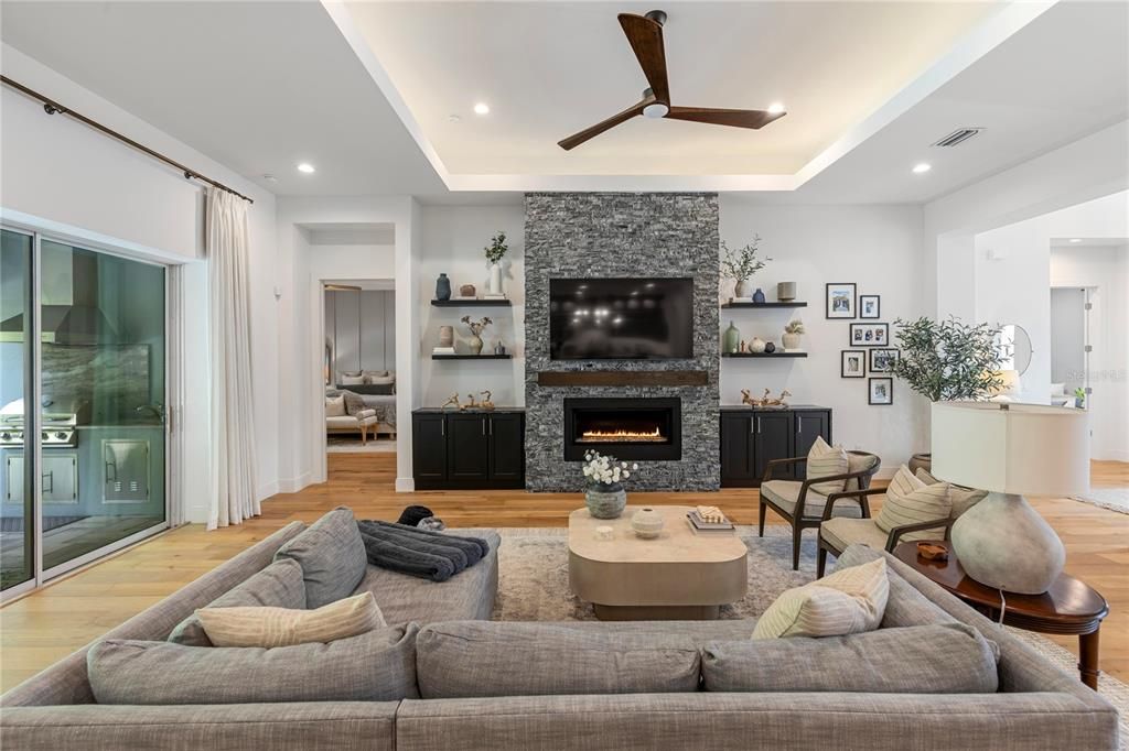 Activo con contrato: $1,395,000 (4 camas, 3 baños, 3177 Pies cuadrados)