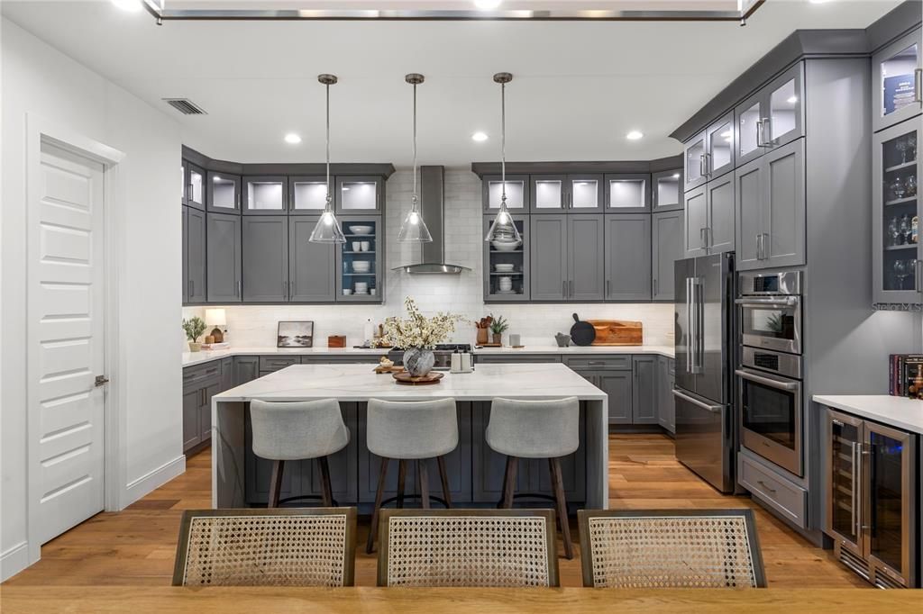Activo con contrato: $1,395,000 (4 camas, 3 baños, 3177 Pies cuadrados)