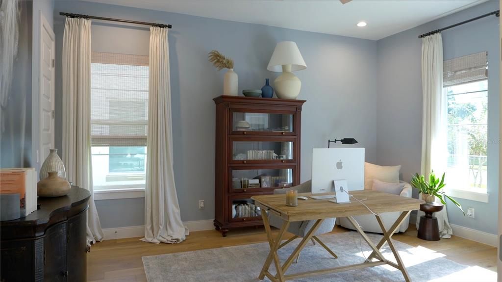 Activo con contrato: $1,395,000 (4 camas, 3 baños, 3177 Pies cuadrados)