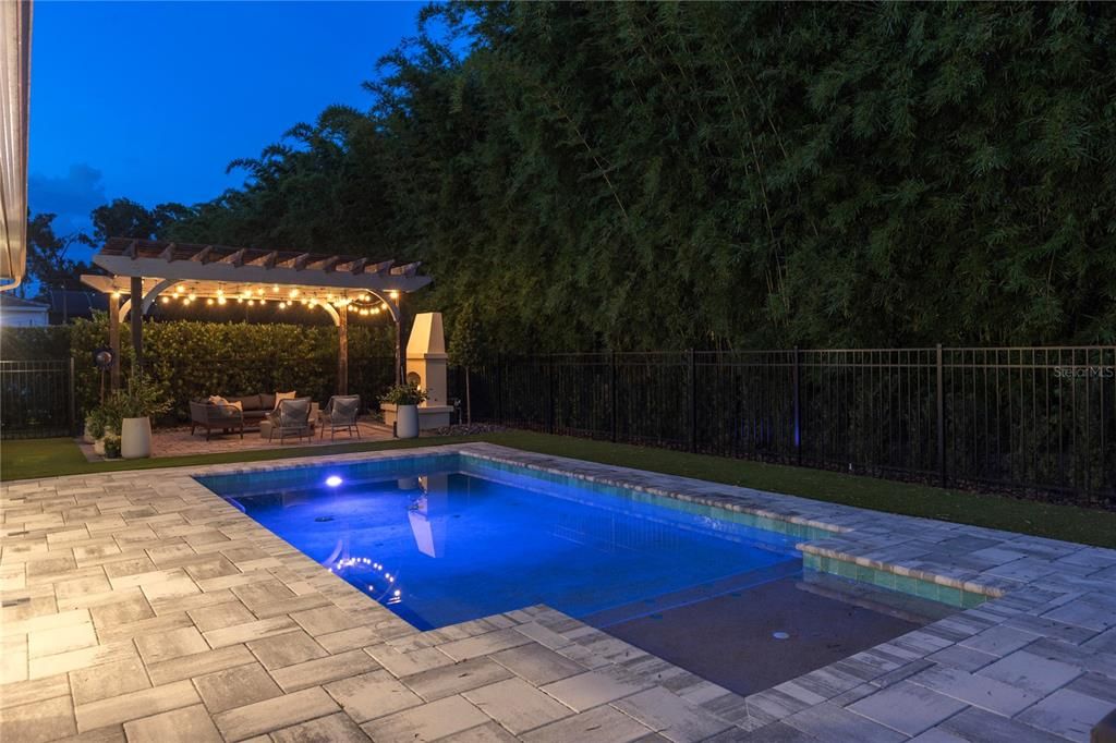 Activo con contrato: $1,395,000 (4 camas, 3 baños, 3177 Pies cuadrados)