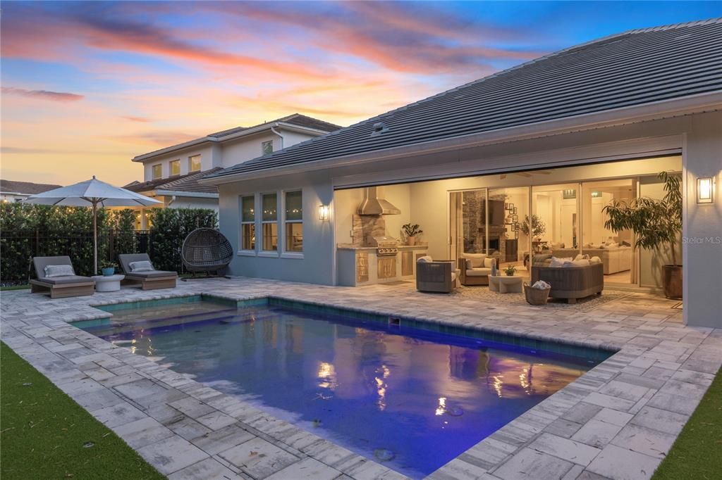 Activo con contrato: $1,395,000 (4 camas, 3 baños, 3177 Pies cuadrados)