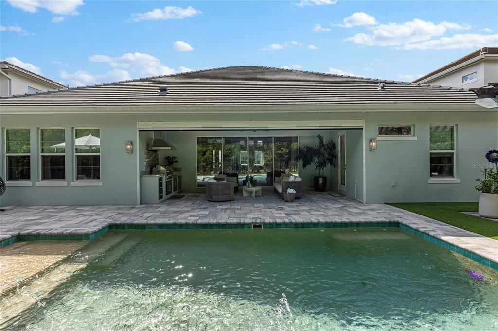Activo con contrato: $1,395,000 (4 camas, 3 baños, 3177 Pies cuadrados)