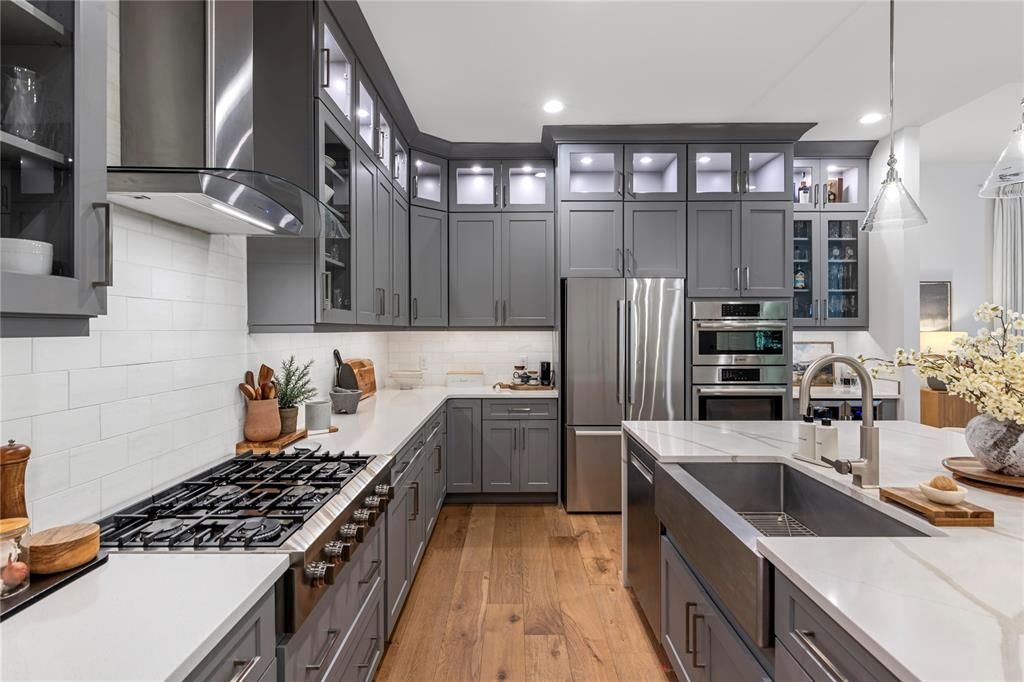 Activo con contrato: $1,395,000 (4 camas, 3 baños, 3177 Pies cuadrados)