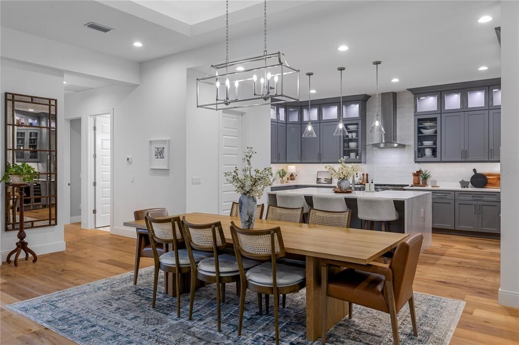 Activo con contrato: $1,395,000 (4 camas, 3 baños, 3177 Pies cuadrados)