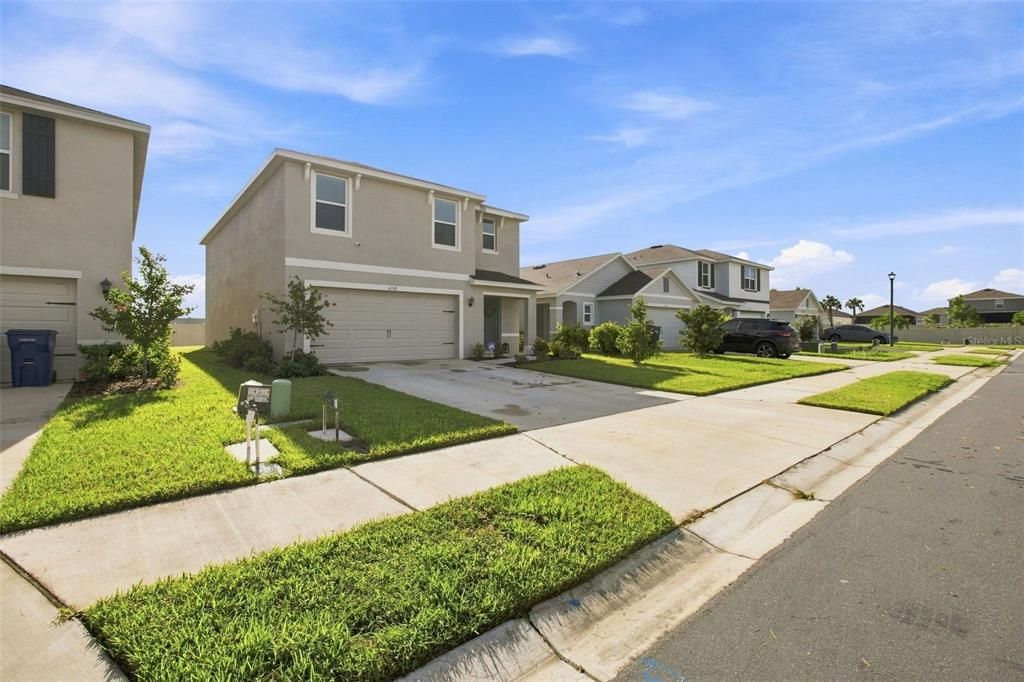 For Sale: $399,000 (5 beds, 3 baths, 2447 Square Feet)