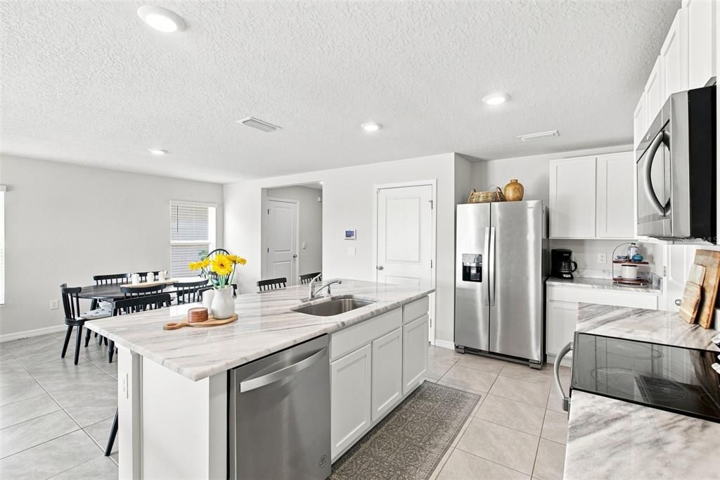 For Sale: $399,000 (5 beds, 3 baths, 2447 Square Feet)
