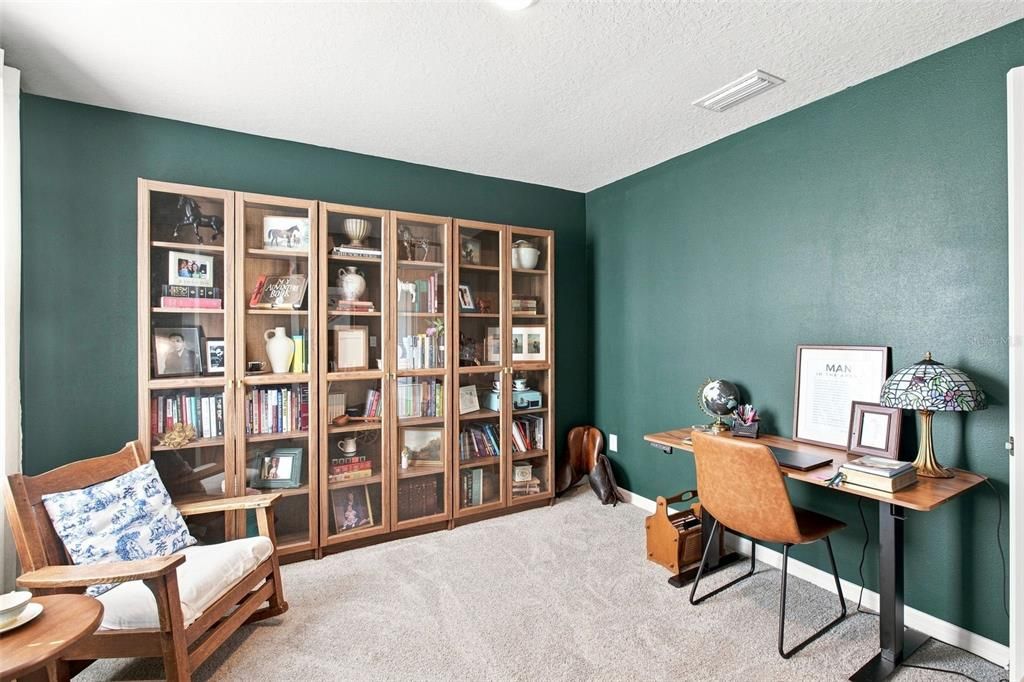 For Sale: $399,000 (5 beds, 3 baths, 2447 Square Feet)