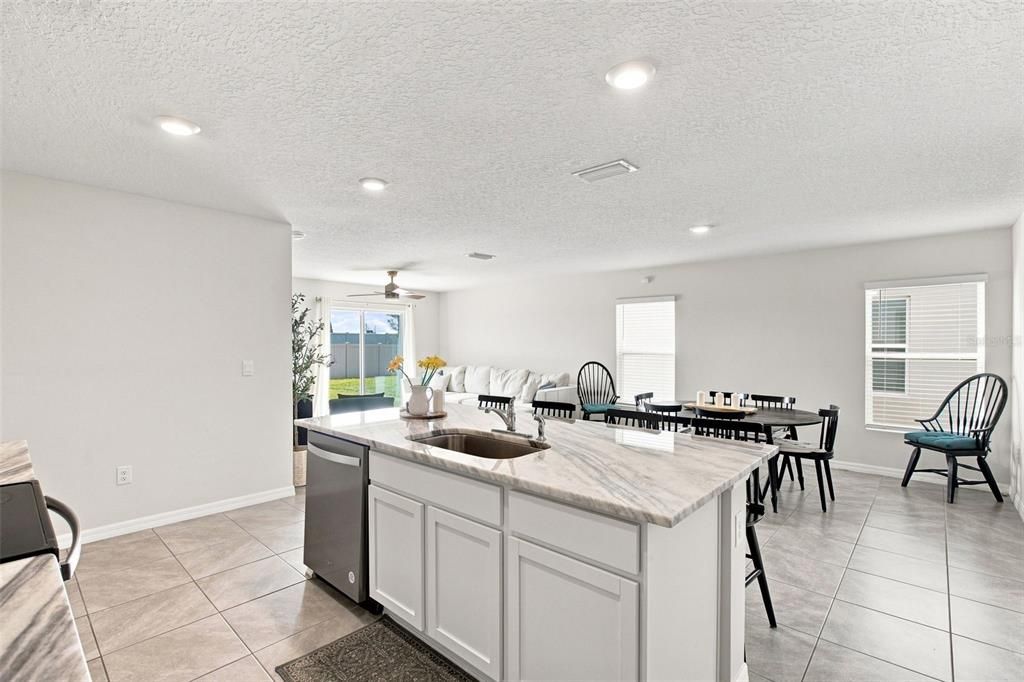 For Sale: $399,000 (5 beds, 3 baths, 2447 Square Feet)