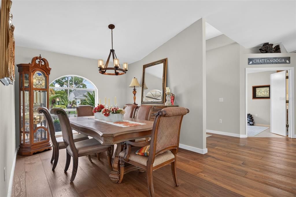En Venta: $499,999 (3 camas, 2 baños, 1803 Pies cuadrados)