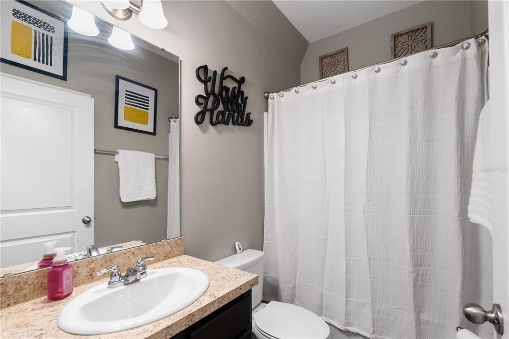 En Venta: $399,900 (5 camas, 3 baños, 2804 Pies cuadrados)