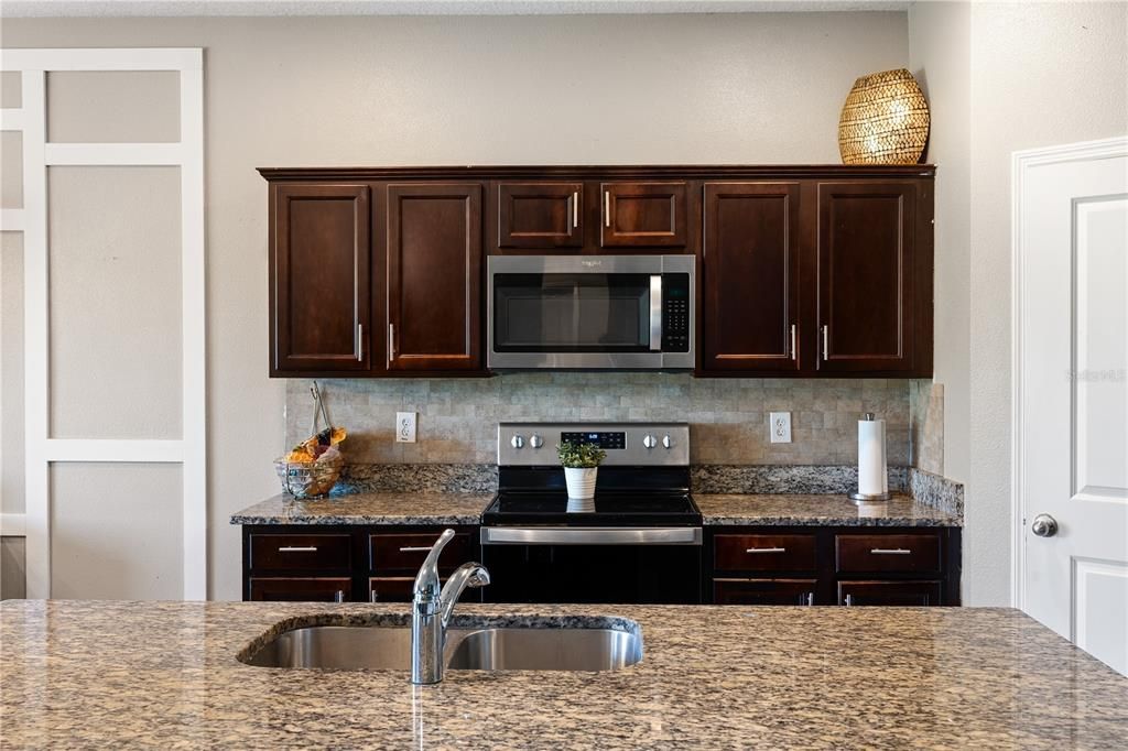 En Venta: $399,900 (5 camas, 3 baños, 2804 Pies cuadrados)