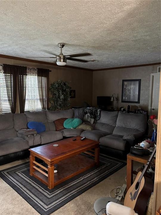 For Sale: $249,000 (3 beds, 2 baths, 1404 Square Feet)