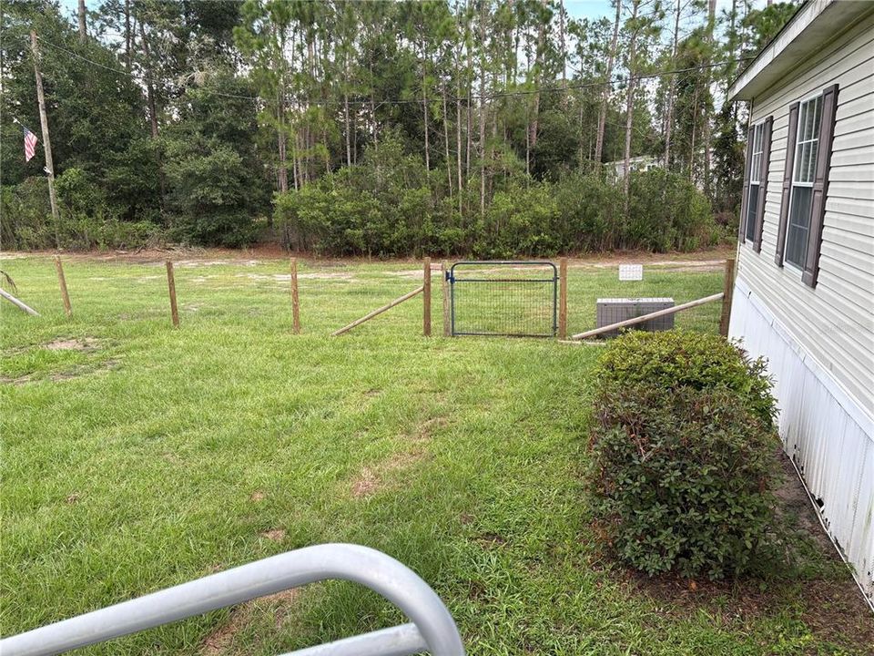 For Sale: $249,000 (3 beds, 2 baths, 1404 Square Feet)