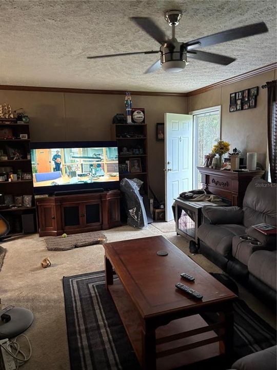 For Sale: $249,000 (3 beds, 2 baths, 1404 Square Feet)