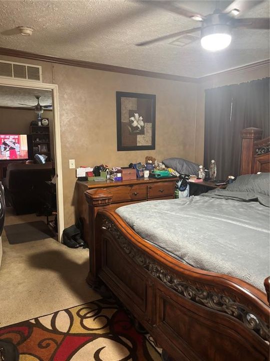 For Sale: $249,000 (3 beds, 2 baths, 1404 Square Feet)