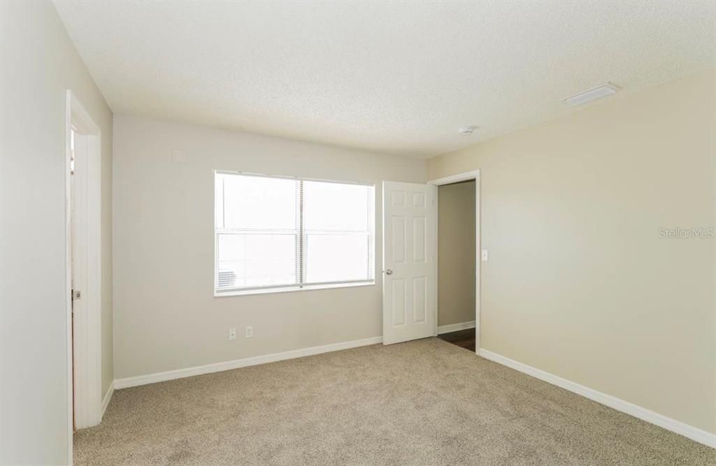 For Rent: $2,000 (3 beds, 2 baths, 1218 Square Feet)
