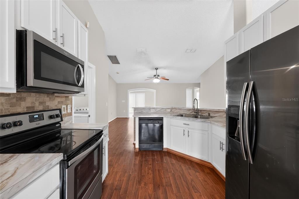 For Sale: $320,000 (4 beds, 3 baths, 2011 Square Feet)