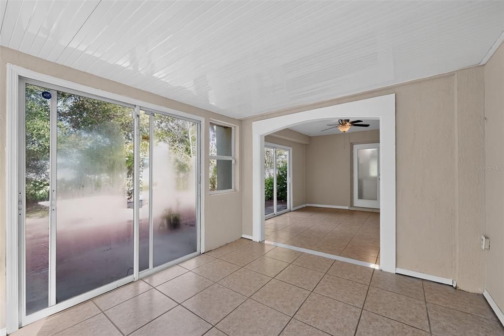 For Sale: $320,000 (4 beds, 3 baths, 2011 Square Feet)