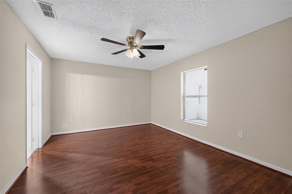 For Sale: $320,000 (4 beds, 3 baths, 2011 Square Feet)