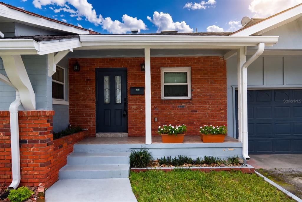 For Sale: $560,000 (3 beds, 2 baths, 1764 Square Feet)